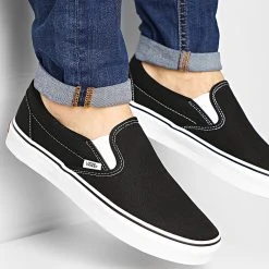 Offres 😍 Baskets Classic Slip-On EYEBLK Black de Vans ✔️
