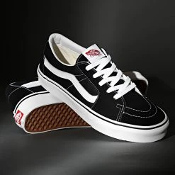 Les meilleures critiques de 🎁 Baskets Sk8-Low A4UUK6BT1 Black True White de Vans 😍 -Vans Soldes Boutique vans 226865 A4UUK6BT1 BLK TRUE WHITE 20210609T080820 06
