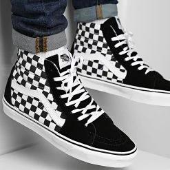 Meilleure affaire ❤️ Baskets Sk8 Hi 32QGHRK Checkerboard Black True White de Vans 🎁