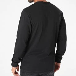 Les meilleures critiques de 👍 Tee 💯 Shirt Manches Longues Off The Wall A4TUR Noir de Vans ✨ -Vans Soldes Boutique vans 269464 VN0A4TURBLK1 20210609T161840 04