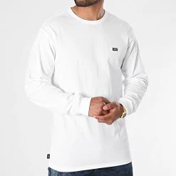 Grosses soldes 😍 Tee Shirt Manches Longues Off The Wall A4TUR Blanc de Vans 🔔 -Vans Soldes Boutique vans 269468 VN0A4TURWHT1 20210609T162305 03