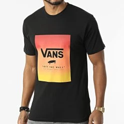 Le moins cher 😍 Tee Shirt Classic Print Box A5E7YZ Noir de Vans 😉