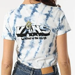 Nouveau 🤩 Tee Shirt Femme Kind Hugz Blanc Bleu de Vans 🔥 -Vans Soldes Boutique vans 301738 VN0A5LDIY0B 20220204T161201 04