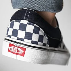 Sortie 🎁 Baskets Classic Slip-On A5JMHARY Checkerboard Parisian Night de Vans ⭐ -Vans Soldes Boutique vans 305126 A5JMHARY1 20220223T135042 04