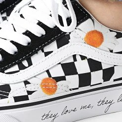 Promo ✨ Baskets Femme Old Skool KRFB0B LoveMeLoveMeNot Black True White de Vans ❤️ -Vans Soldes Boutique vans 305132 A5KRFB0B1 20220228T160426 02