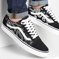 Meilleure vente 🌟 Baskets Old Skool 5KRFB0E Peace Paisley Black True White de Vans ⭐