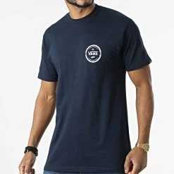 Meilleure vente ⭐ Tee 🌟 Shirt Logo Check A7PLU Bleu Marine de Vans 🔥 -Vans Soldes Boutique vans 313028 A7PLU NVY 20220407T155129 04