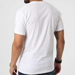 Vente flash ✔️ Tee 😀 Shirt On The Wall Classic Blanc de Vans 🔔 -Vans Soldes Boutique vans 322683 0004X YB2 20220613T161504 04