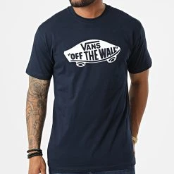 De gros ⌛ Tee Shirt 0004X Bleu Marine de Vans 🎁 -Vans Soldes Boutique vans 323796 0004X NAV 20220617T155017 03