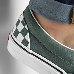 Meilleur prix ⭐ Baskets Classic Slip-On 5JMHYQW Color Theory Checkerboard de Vans ✨ -Vans Soldes Boutique vans 324402 A5JMHYQW1 20220621T123718 03