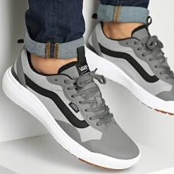 Vente flash 😀 Baskets Ultrarange Exo 4U1K1N6 Pewter Black de Vans ⭐