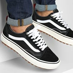 Nouveau ⭐ Baskets Old Skool MTE 5I12Y28 Black White de Vans 🔥