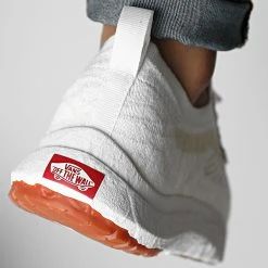 De gros 🧨 Baskets Ultrarange VrR3 4BXBW00 True White de Vans 🔔 -Vans Soldes Boutique vans 334603 A4BXBW001 20220830T154919 04