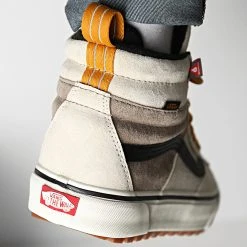 Grosses soldes 🎉 Baskets Montantes Sk8 Hi A5HZZJ5K1 Utility Pop White Multi de Vans 👍 -Vans Soldes Boutique vans 339279 A5HZZJ5K1 20220922T161350 04