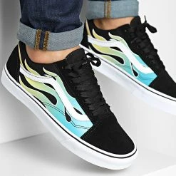 Nouveau 🧨 Baskets Old Skool A5JMIBA21 Glow Flame Black White de Vans 🎉
