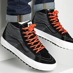 Vente flash ⌛ Baskets Sk8 Hi MTE-1 HZYKOU Tonal Flame Black Asphalt de Vans 😍