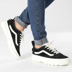 Meilleur prix 🔥 Baskets Femme Sentry Sk8 Hi 4BVMBLK Sherpa Suede Black de Vans 💯 -Vans Soldes Boutique vans 347097 A4BVMBLK1 20221115T141550 03