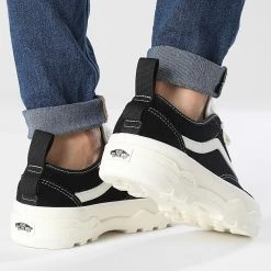 Meilleur prix 🔥 Baskets Femme Sentry Sk8 Hi 4BVMBLK Sherpa Suede Black de Vans 💯 -Vans Soldes Boutique vans 347097 A4BVMBLK1 20221115T141552 04